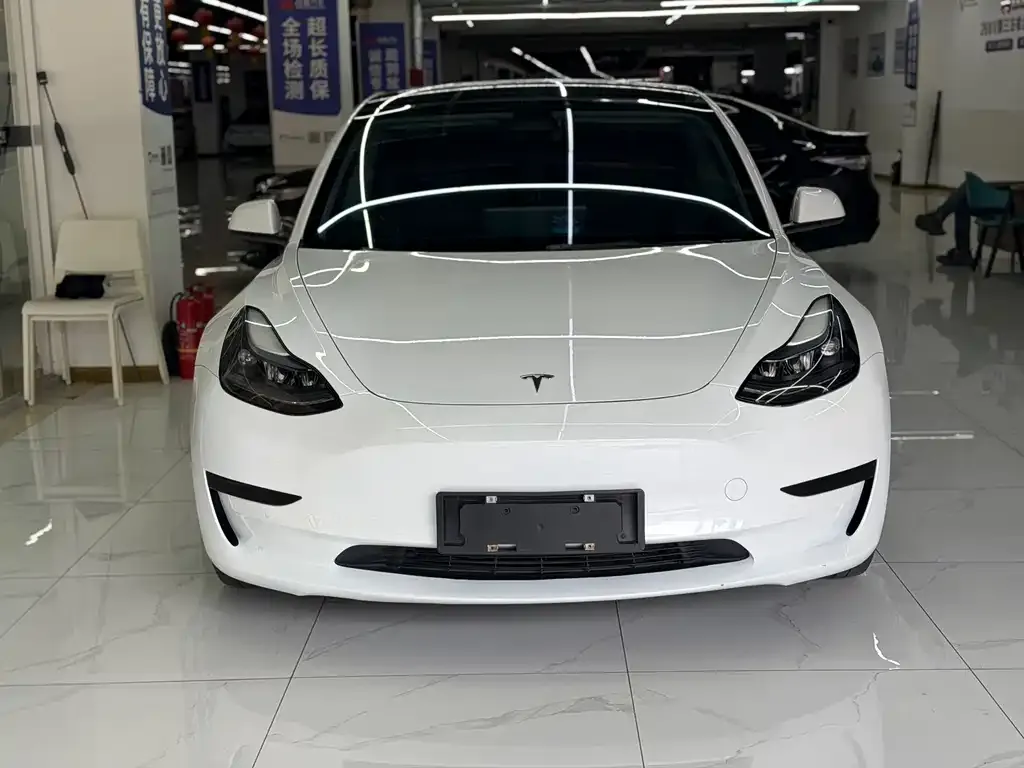 Tesla Model 3 — фото 9
