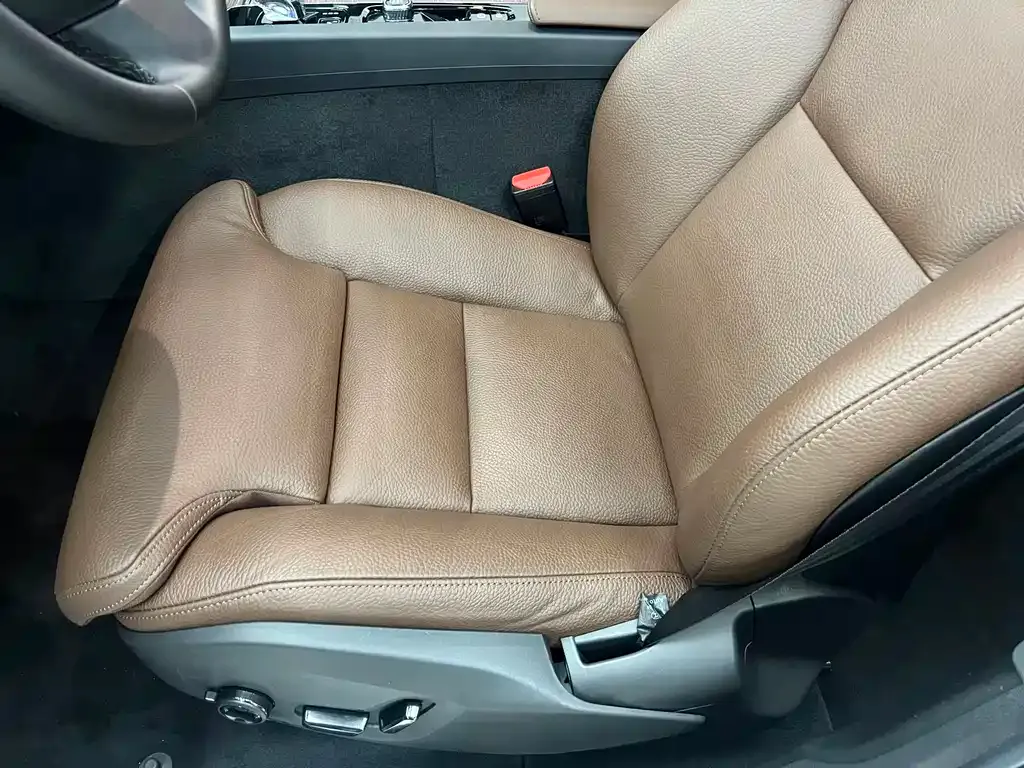 Volvo XC60 — фото 2