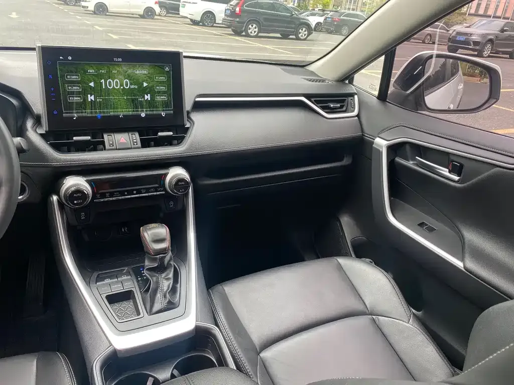 Toyota Wildlander 2022 из CN, фото 3