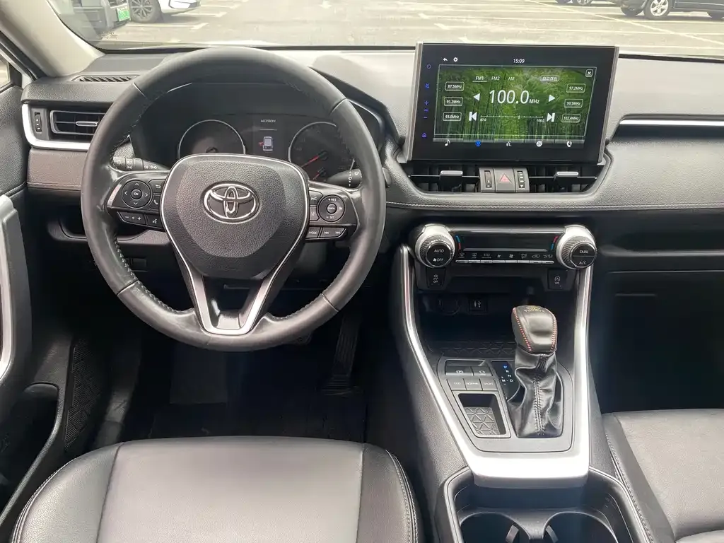 Toyota Wildlander 2022 из CN, фото 2