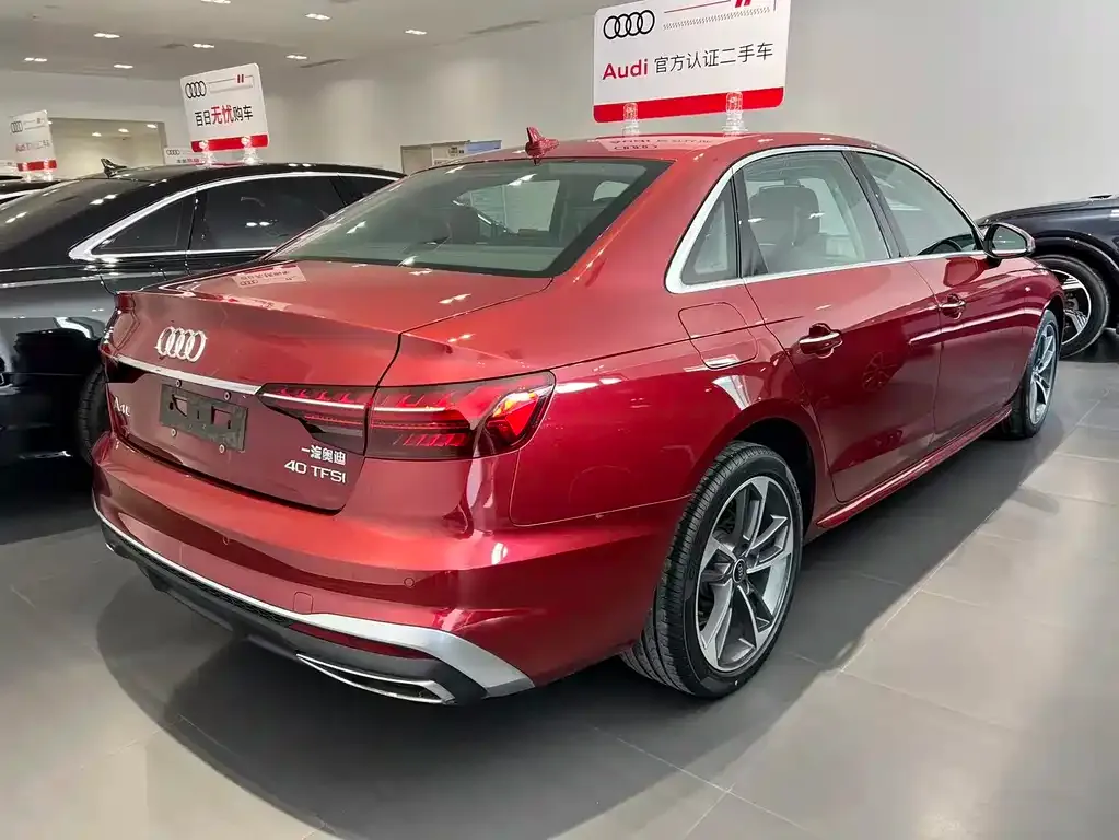 Audi A4L 2023 из CN, фото 4