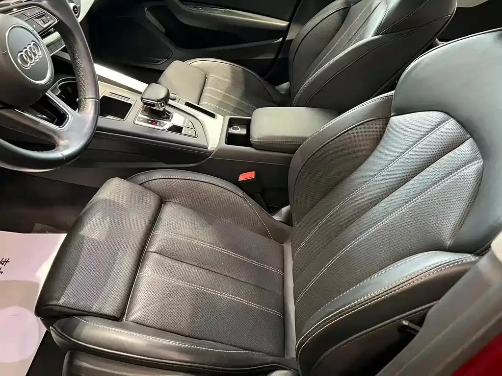 Audi A4L 2023 из CN, фото 8