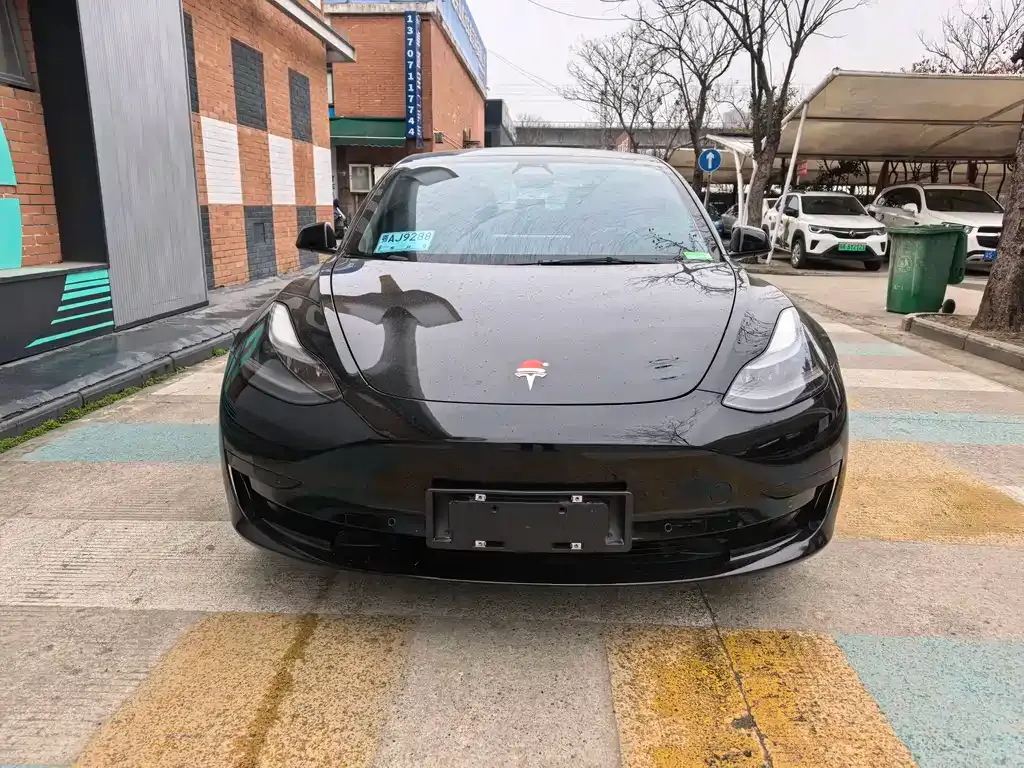 Tesla Model 3 — фото 8