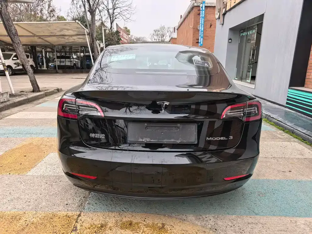 Tesla Model 3 — фото 6