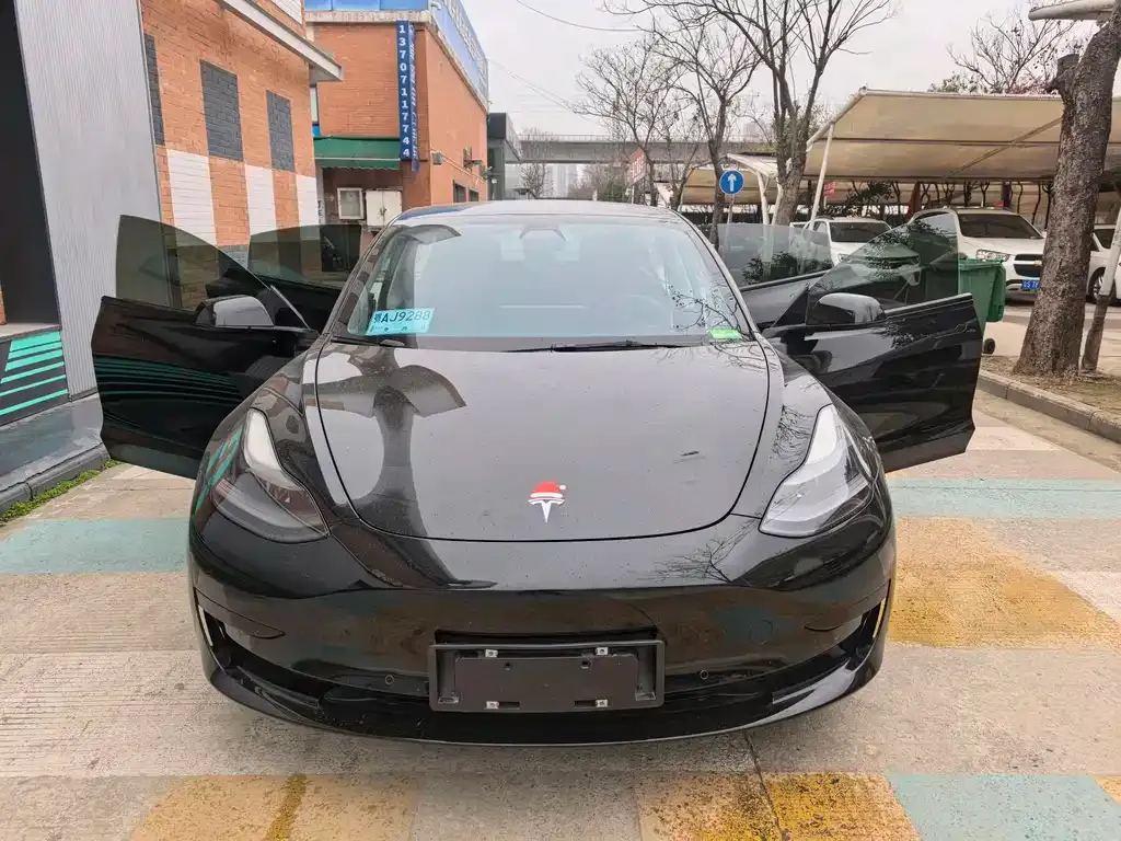 Tesla Model 3 — фото 5