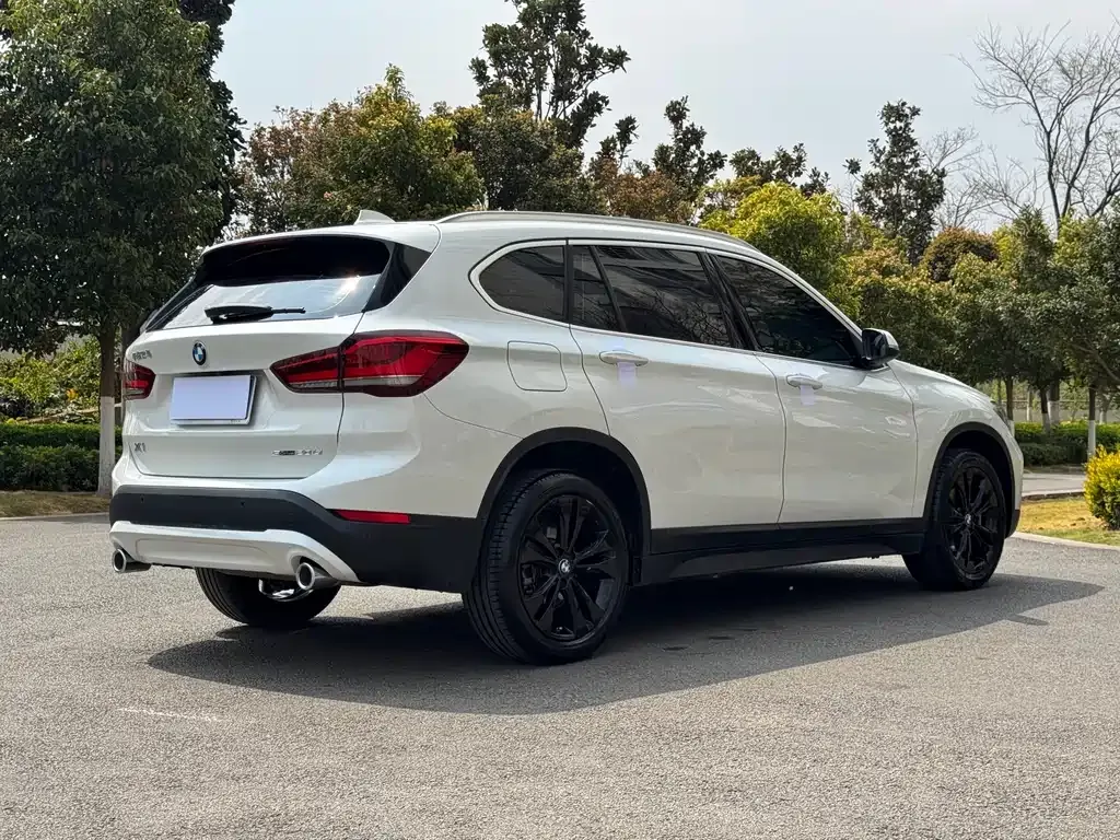 BMW X1 — фото 10