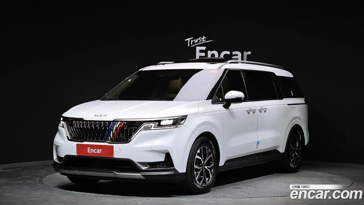 Kia Carnival — фото 1