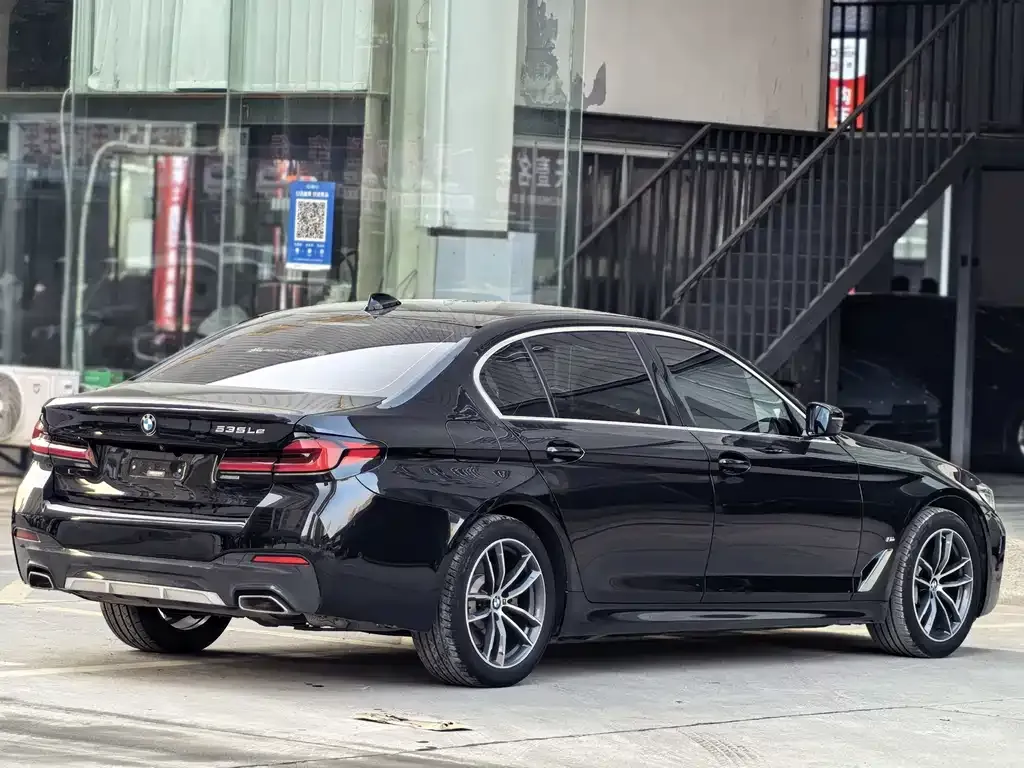 BMW 5 Series New Energy — фото 4