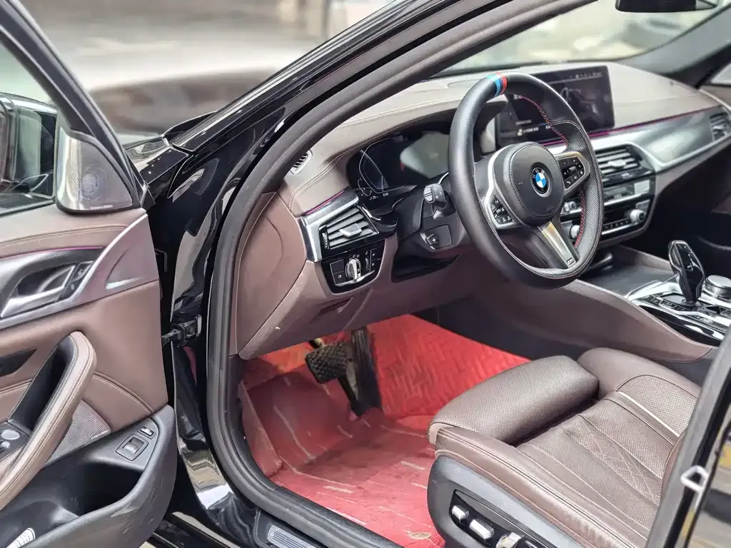 BMW 5 Series New Energy — фото 9