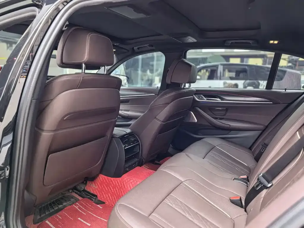 BMW 5 Series New Energy — фото 2
