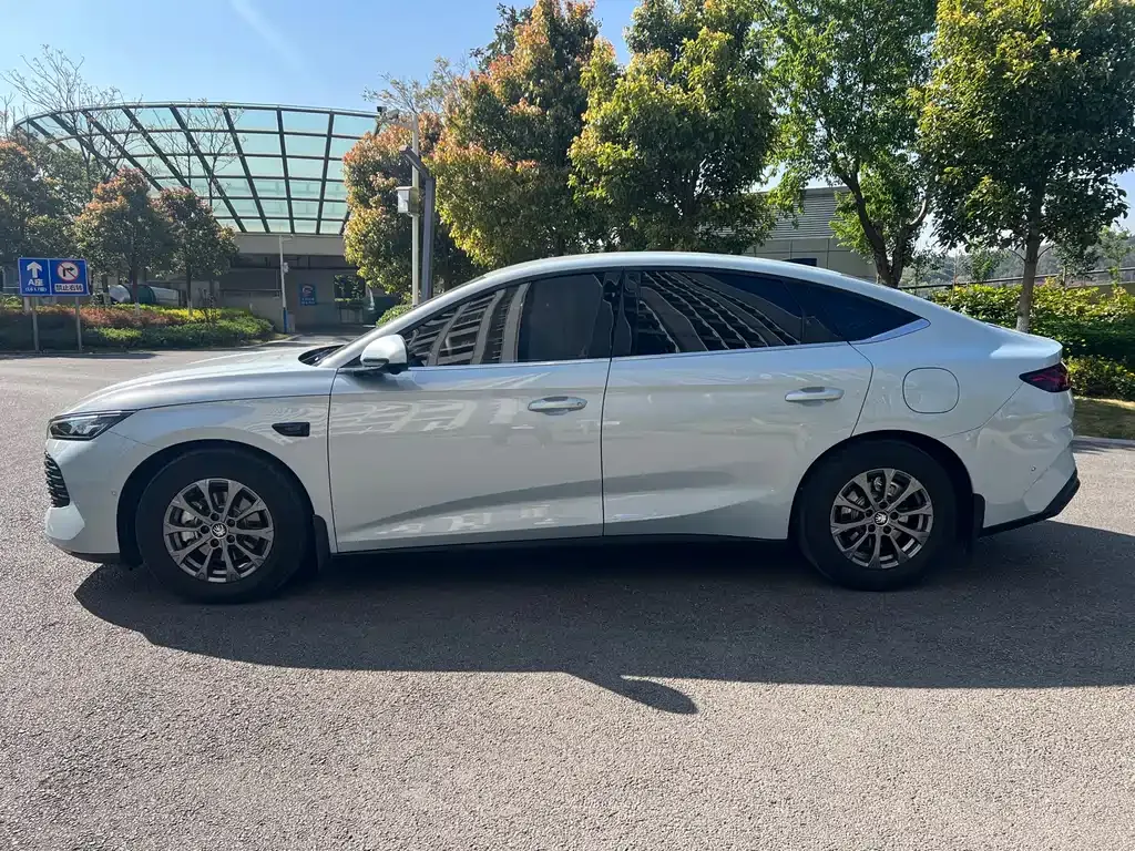 BYD Qin L — фото 7