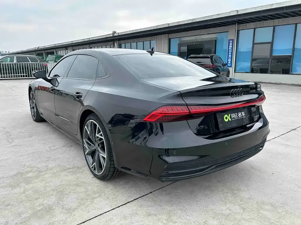Audi A7L 2023 из CN, фото 9