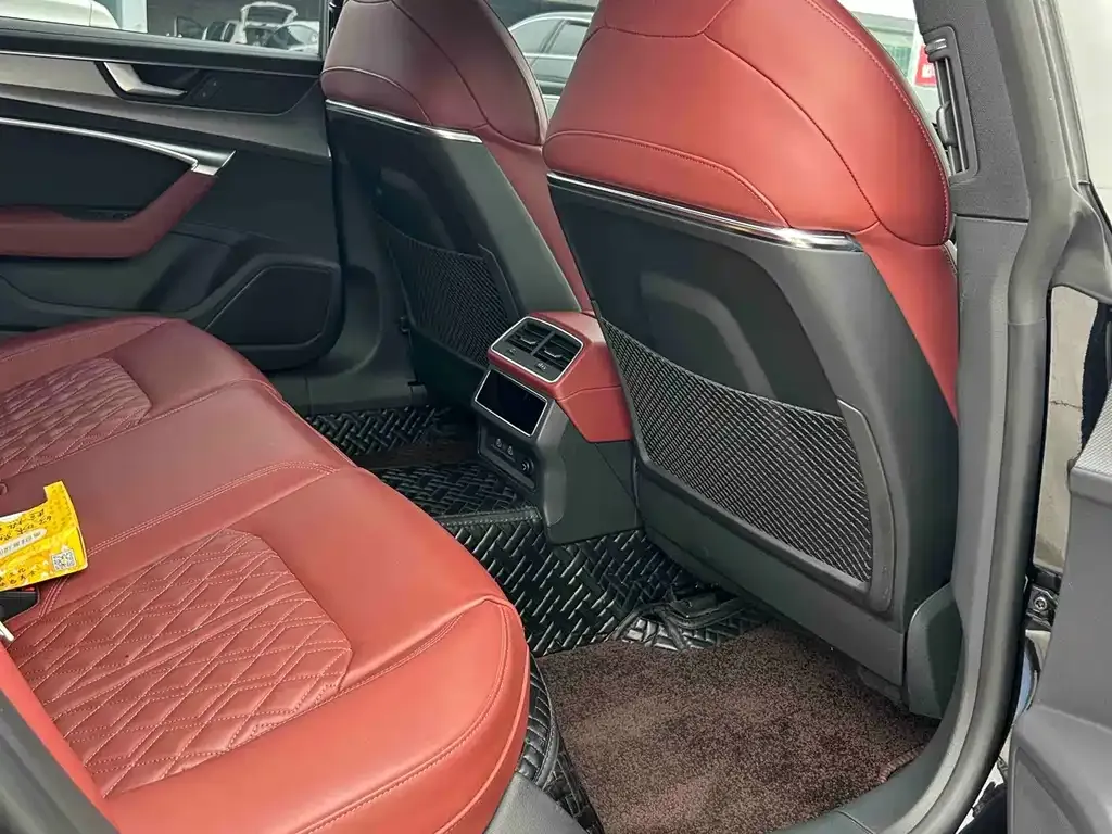 Audi A7L 2023 из CN, фото 7