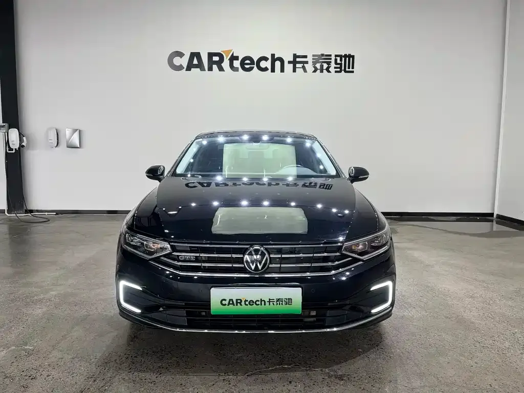 Volkswagen Magotan GTE PHEV 2022 из CN, фото 2