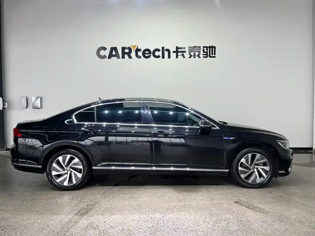 Volkswagen Magotan GTE PHEV 2022 из CN, фото 3