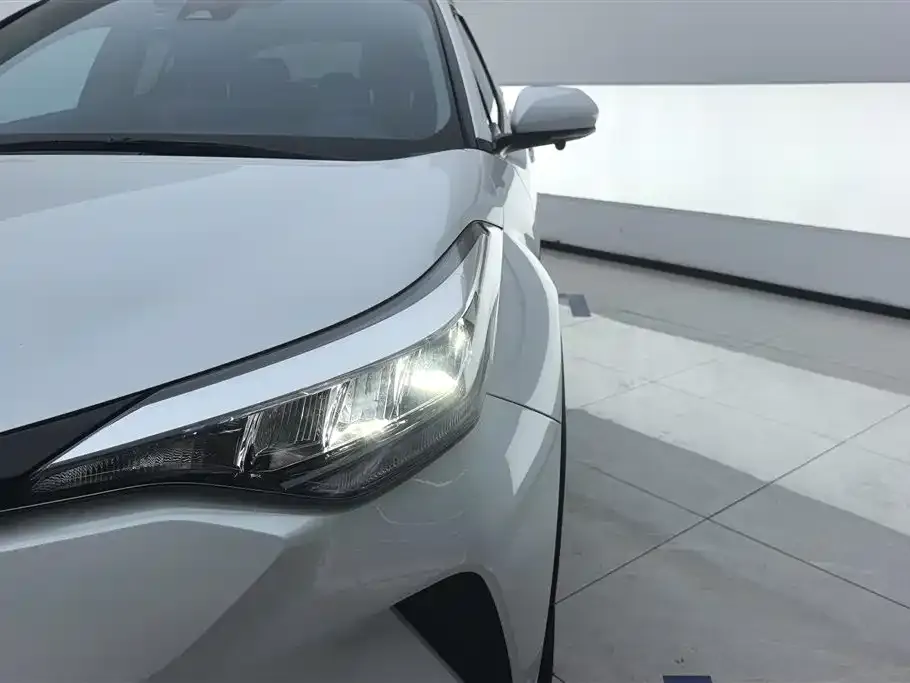 Toyota C-HR 2023 из CN, фото 3