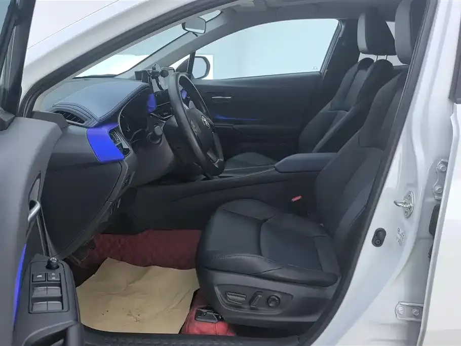 Toyota C-HR 2023 из CN, фото 2