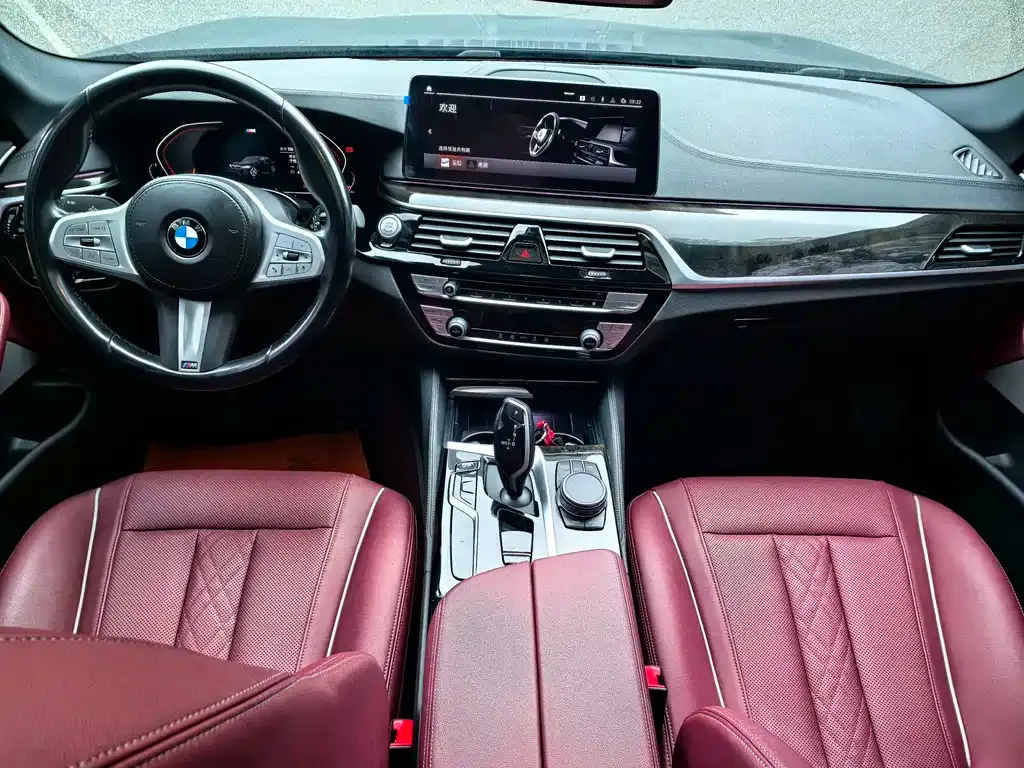 BMW 5 Series — фото 9