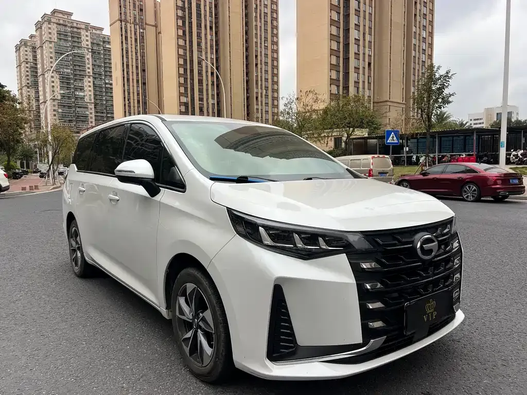 GAC Motor Trumpchi M6 — фото 1