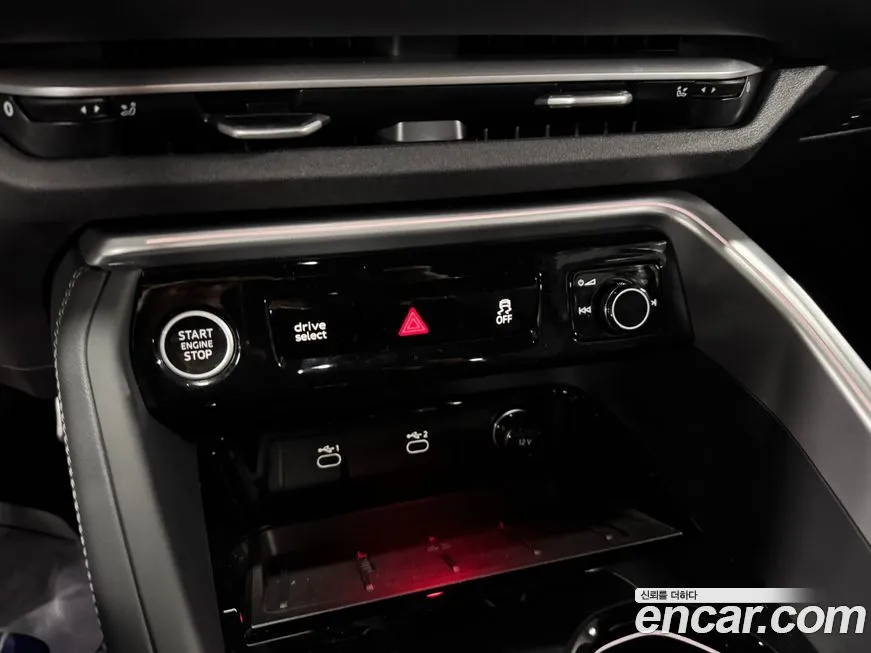 Audi Q5 2025 из KR, фото 2