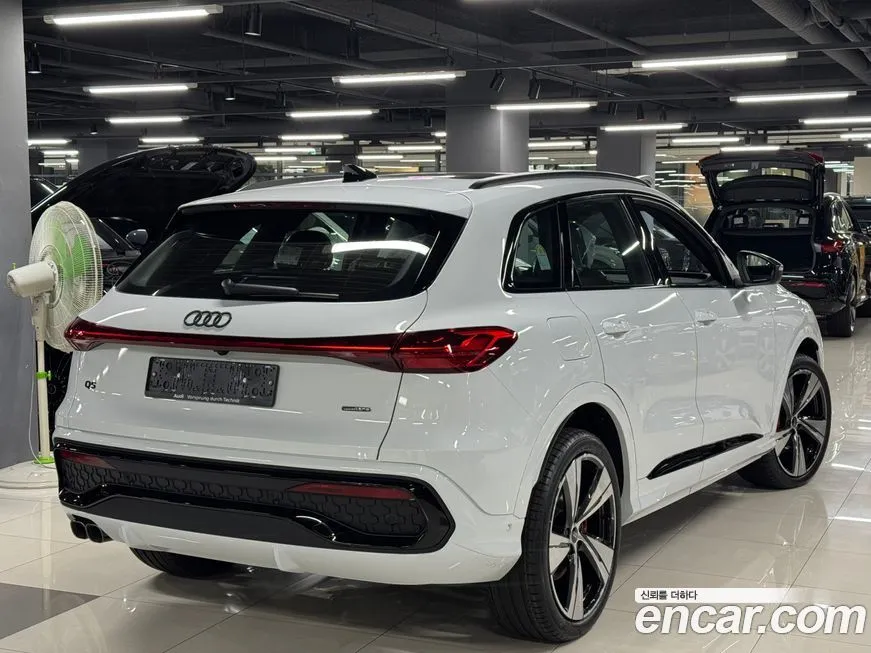 Audi Q5 2025 из KR, фото 6