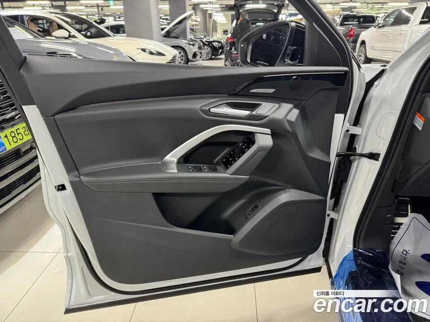 Audi Q5 2025 из KR, фото 4