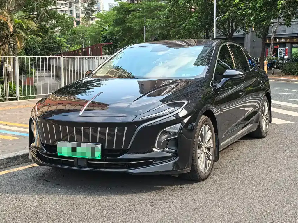 Hongqi E-QM5 — фото 1
