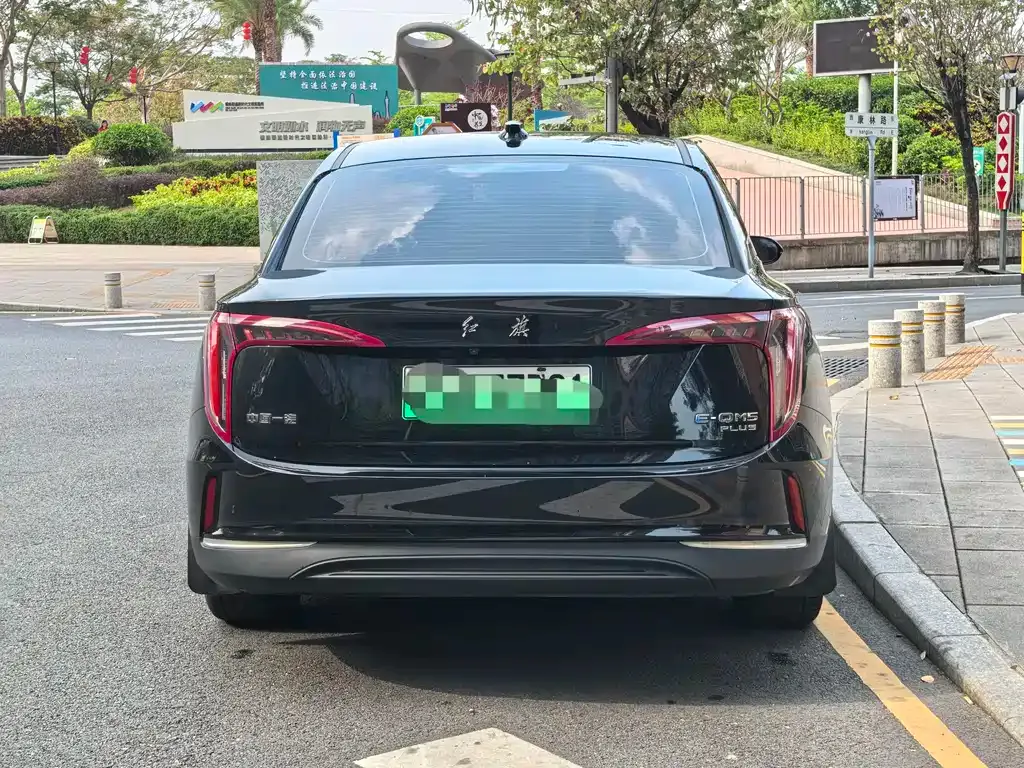 Hongqi E-QM5 — фото 7