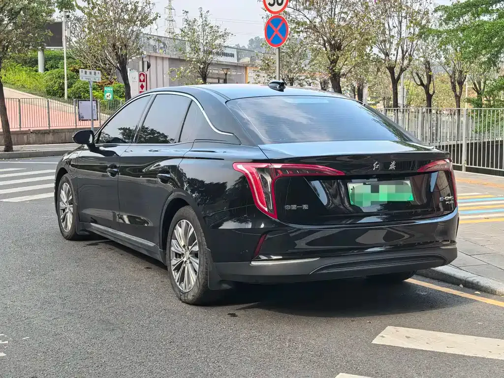 Hongqi E-QM5 — фото 8