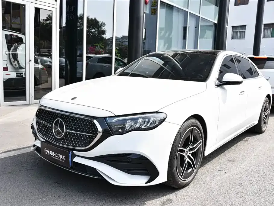Mercedes-Benz E-Class — фото 1