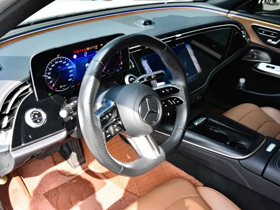 Mercedes-Benz E-Class — фото 10