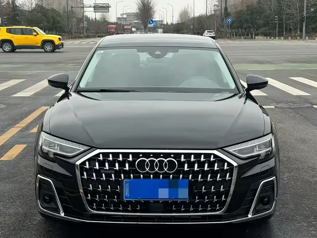 Audi A8 — фото 3