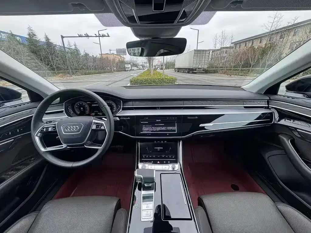 Audi A8 — фото 6