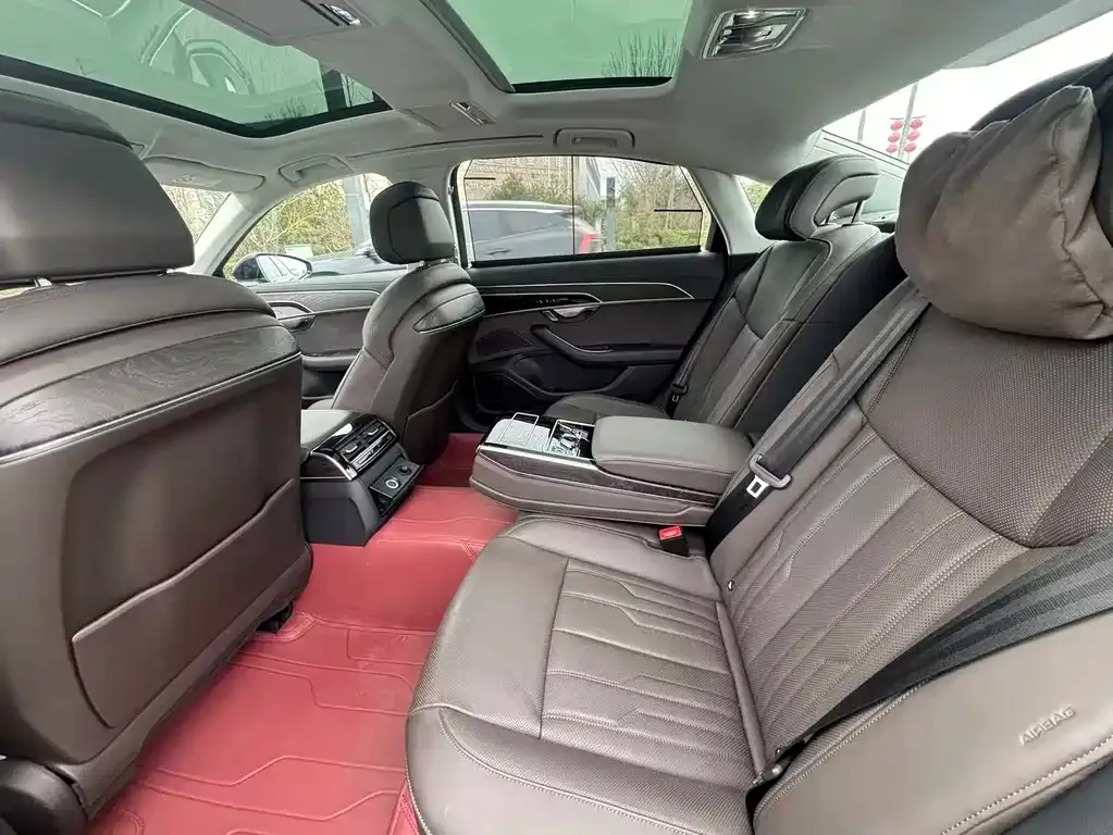 Audi A8 — фото 2