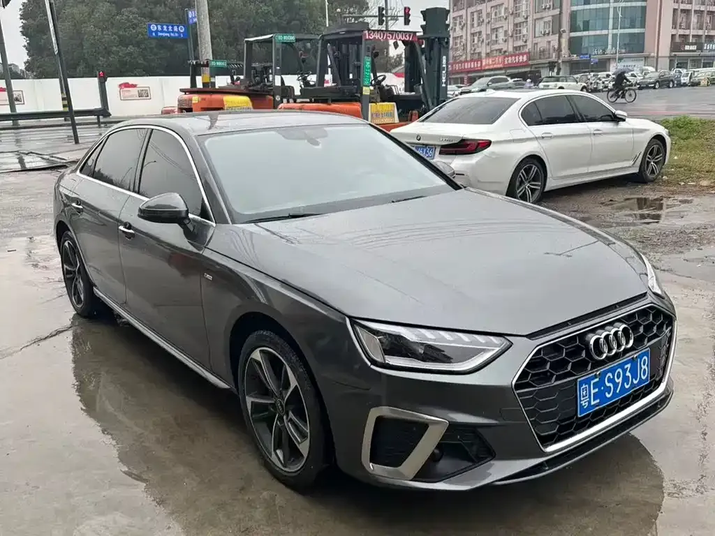 Audi A4L 2023 из CN, фото 1