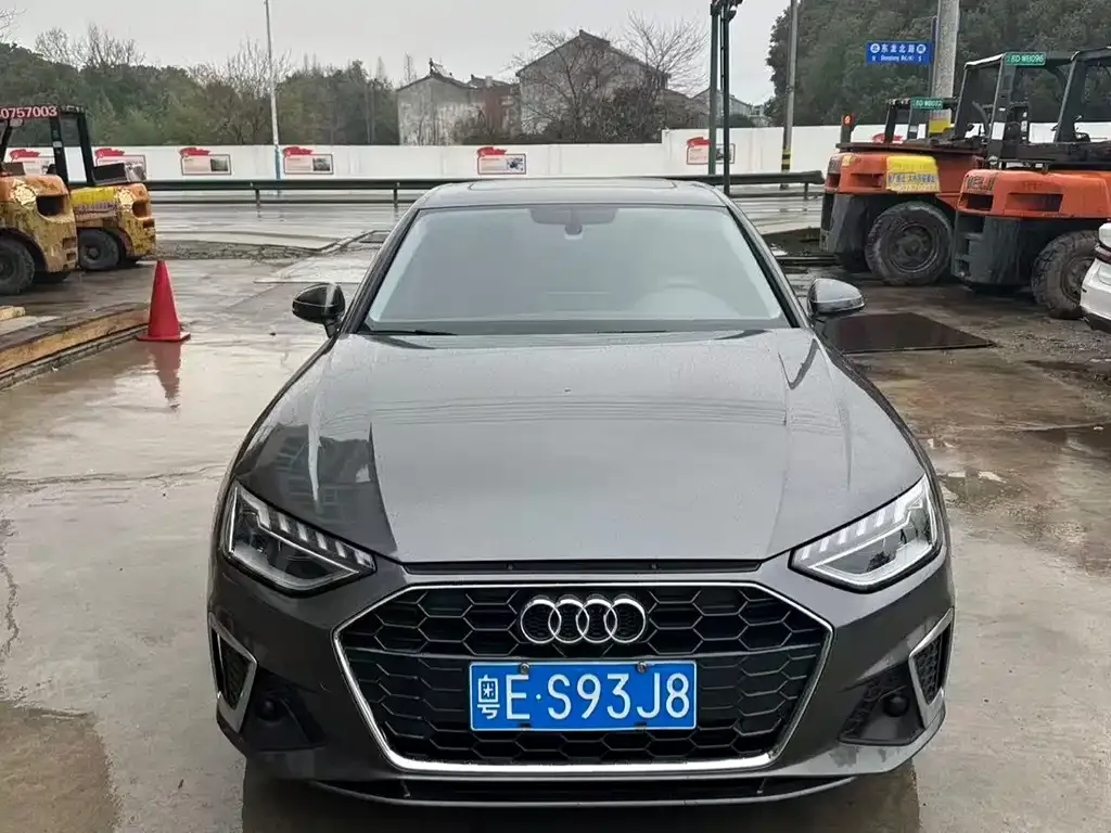 Audi A4L 2023 из CN, фото 2