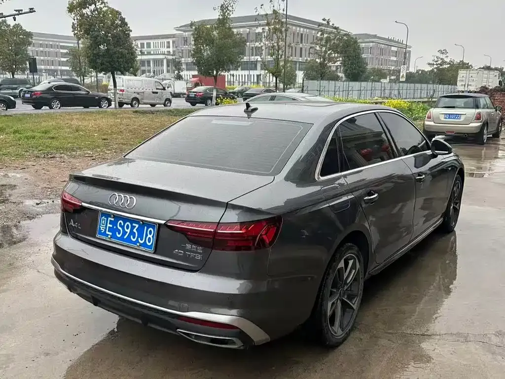 Audi A4L 2023 из CN, фото 9