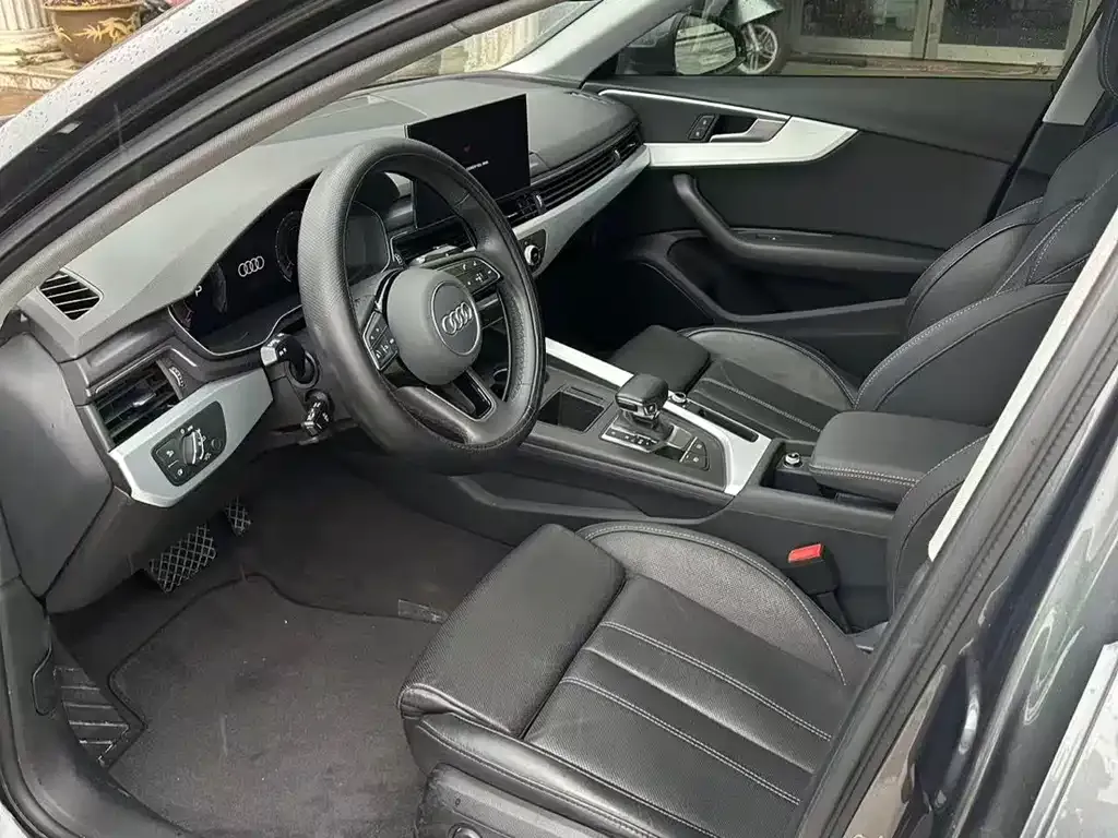 Audi A4L 2023 из CN, фото 3