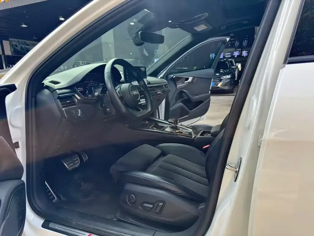 Audi A4L 2024 из CN, фото 2