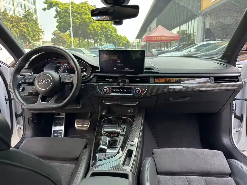 Audi A4L 2024 из CN, фото 9