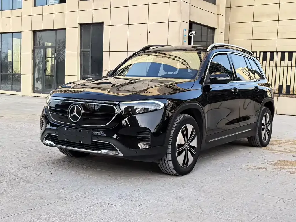 Mercedes-Benz EQB — фото 1