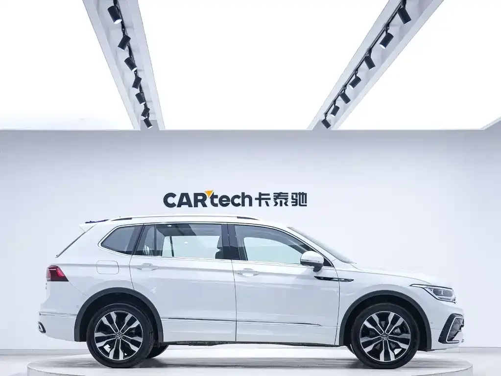 Volkswagen Tiguan L — фото 7