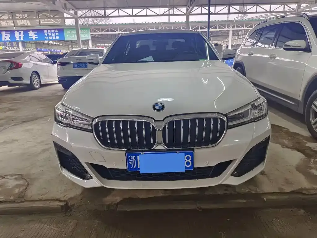 BMW 5 Series — фото 1