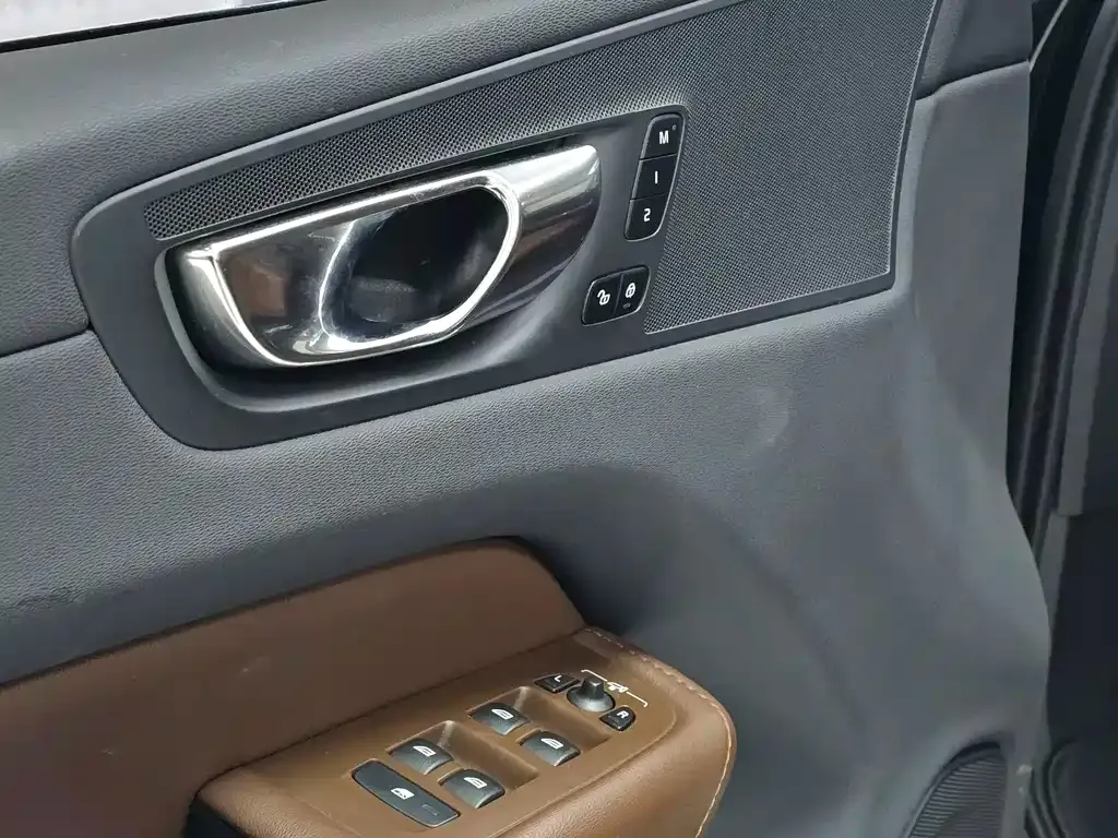 Volvo XC60 2022 из CN, фото 10