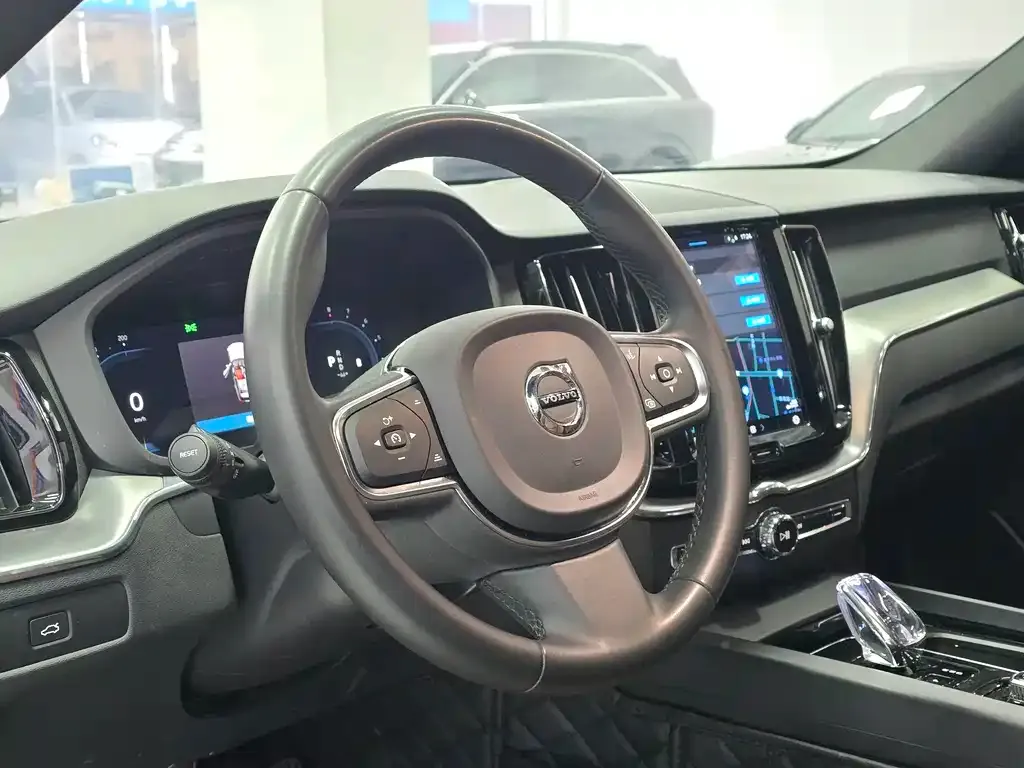 Volvo XC60 2022 из CN, фото 9