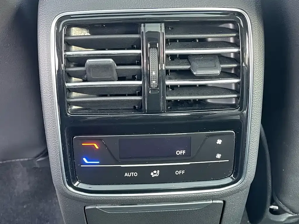 Volkswagen Magotan 2024 из CN, фото 8
