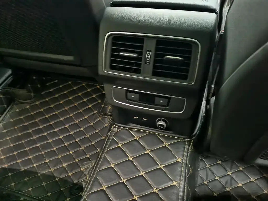 Audi Q5L — фото 3