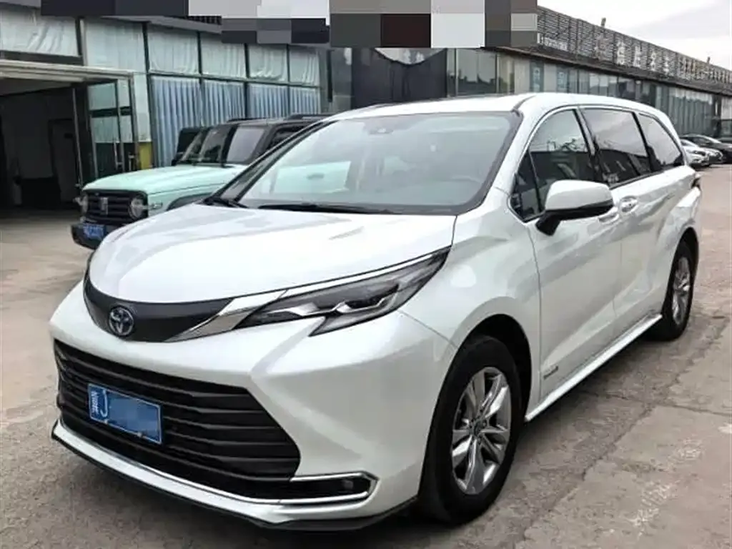 Toyota Sienna 2023 из CN, фото 1