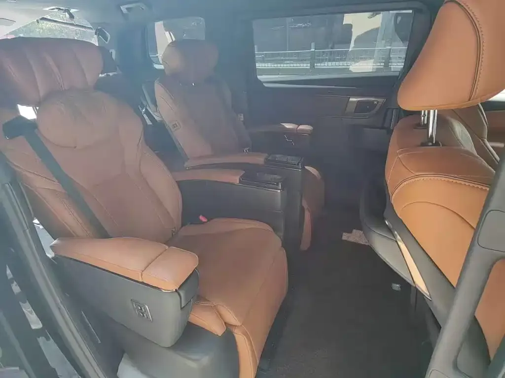 Toyota Vellfire 2023 из CN, фото 6