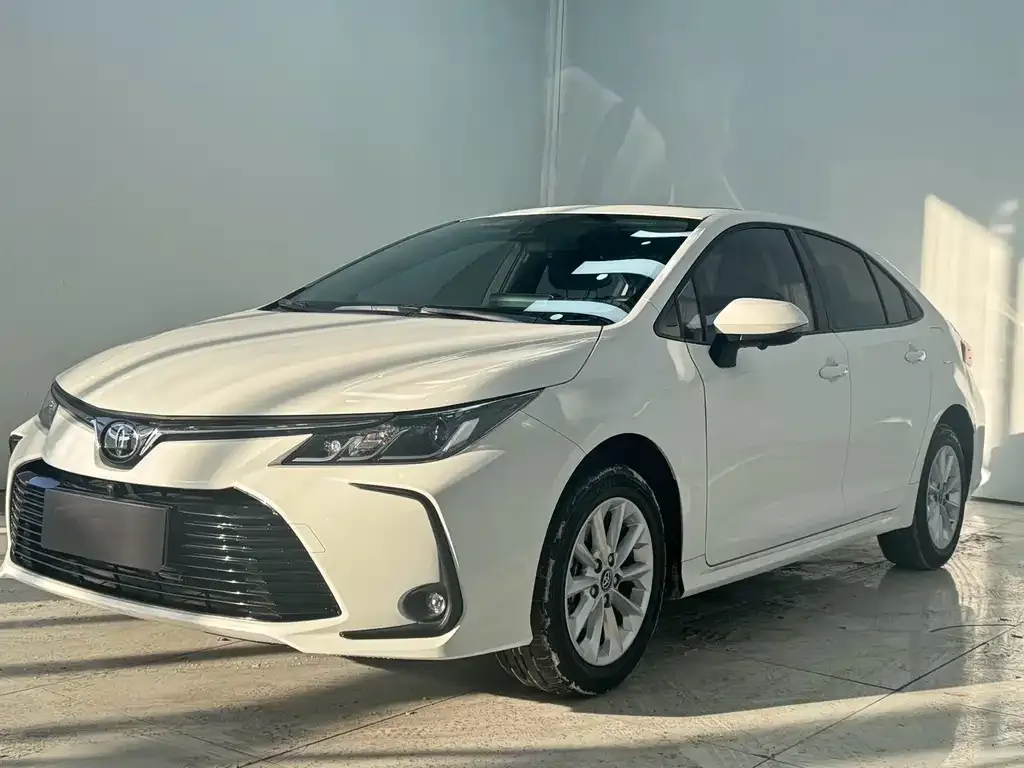 Toyota Corolla — фото 1